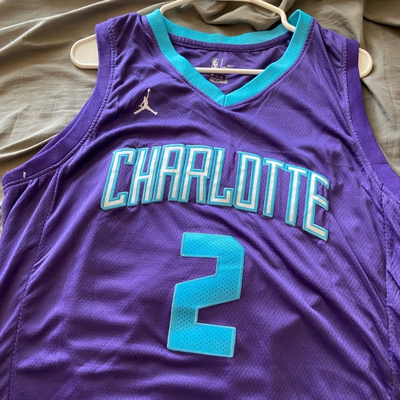 COPY - Lamelo ball charlette hornets - Picture 1 of 2